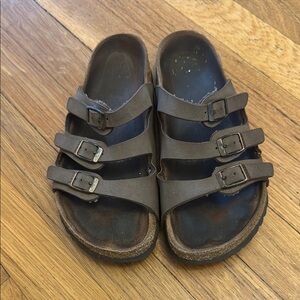 Women’s tri strap Birkenstocks
